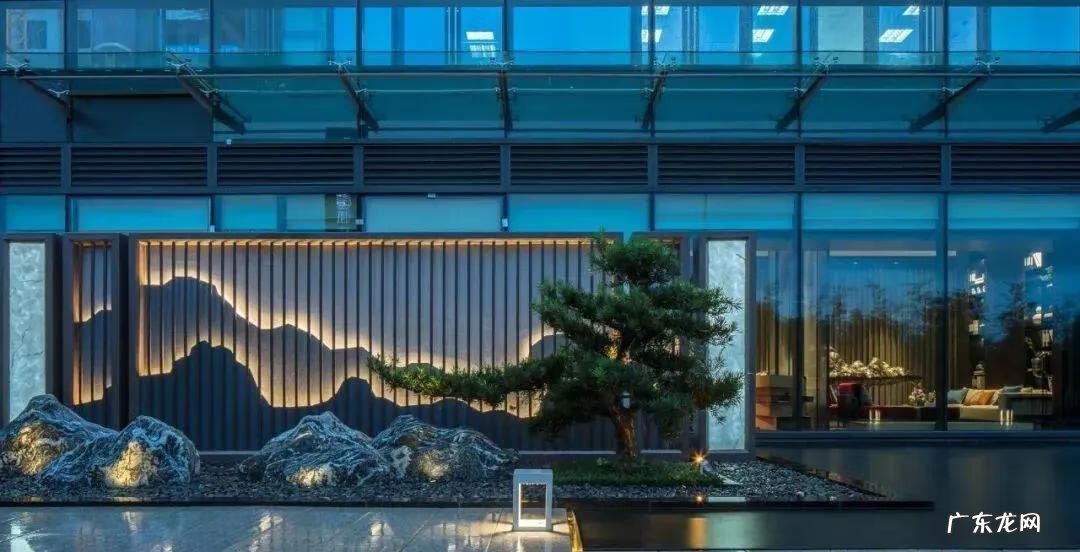 店铺招牌颜色风水 服装店招牌什么颜色最好