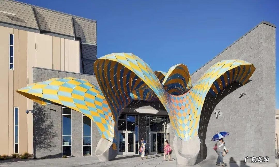 店铺招牌颜色风水 服装店招牌什么颜色最好