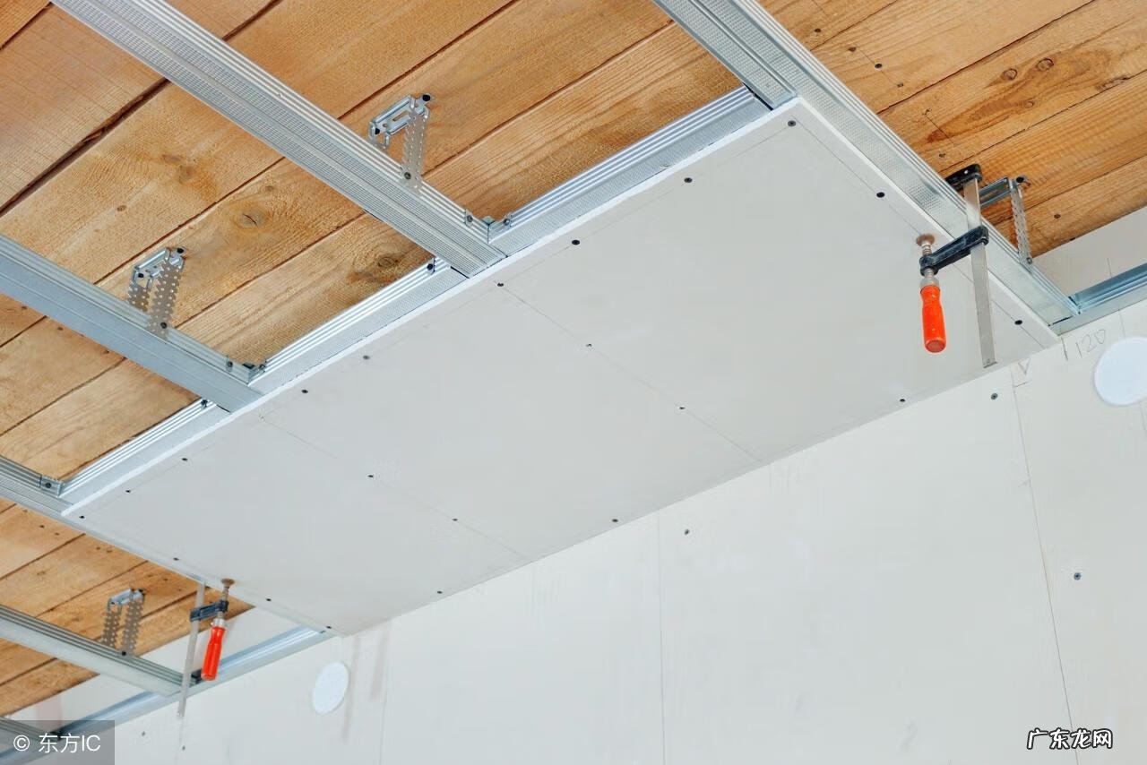 吊顶什么形状有利于风水 吊顶用花纹图案风水好吗