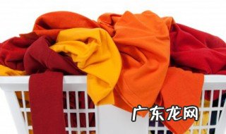 黑笔水弄衣服上怎么洗 黑笔水弄衣服上如何洗