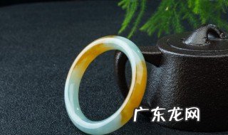 灰色糯种翡翠 白灰色翡翠手镯不值钱