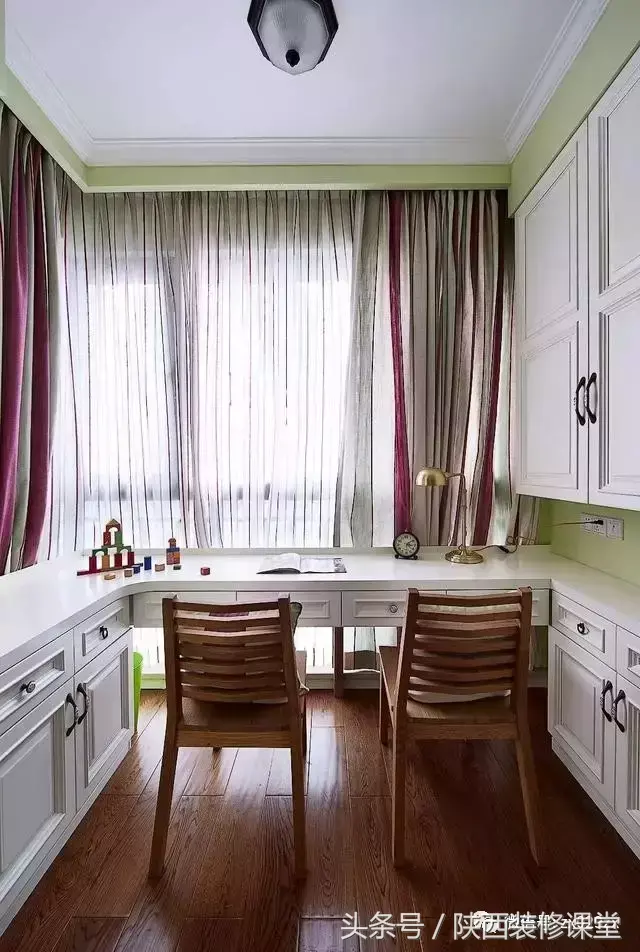 卧室怎么摆放钢琴和书桌 钢琴和书桌怎么摆好看