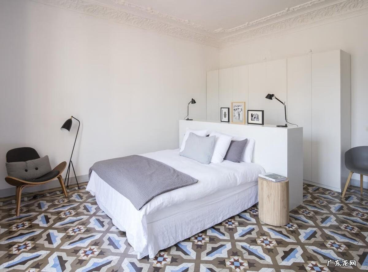 床右侧靠墙放好不好 风水床左边靠墙好不好