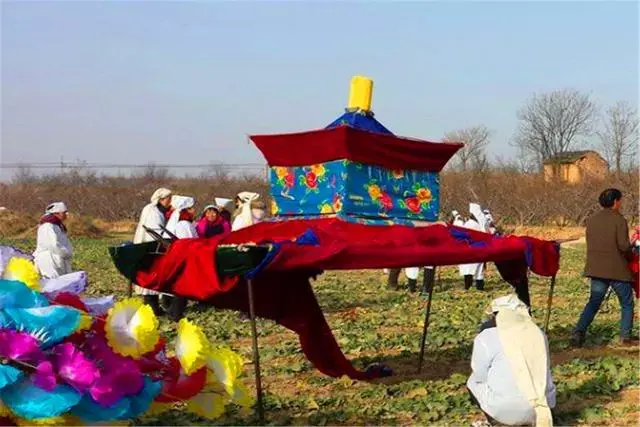 墓地风水对女儿有影响吗 看坟山风水带小孩好不好呢