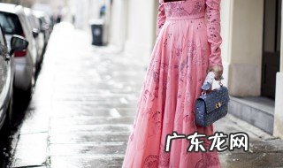 绿色蕾丝连衣裙搭配什么鞋子 绿色蕾丝连衣裙搭配哪些鞋子