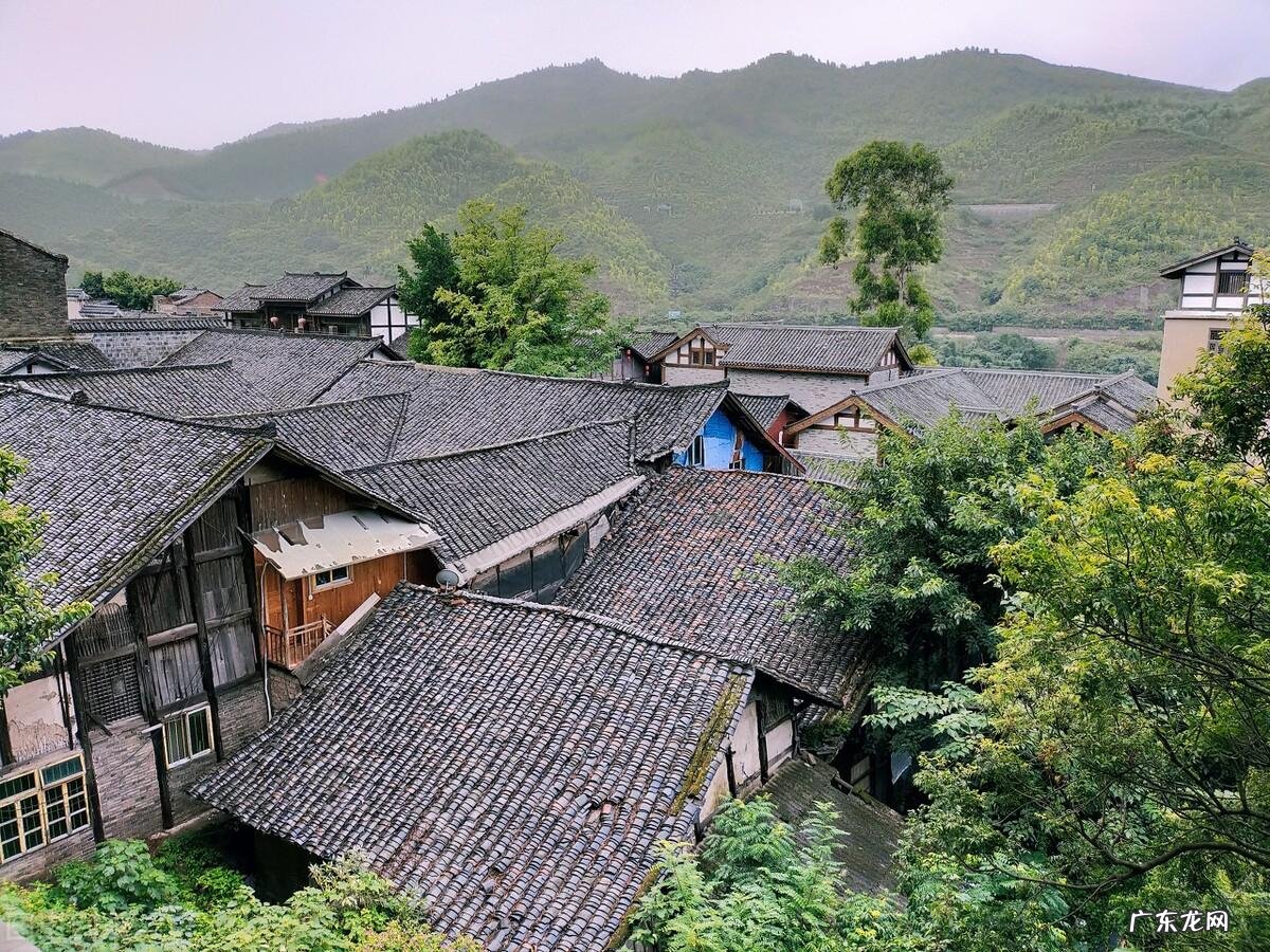 屋前有路还是屋后有路风水好 屋后面有路风水好吗