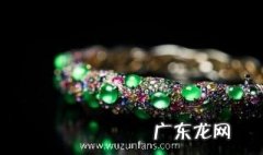 翡翠的暗纹是什么 翡翠玉镯暗纹是什么意思