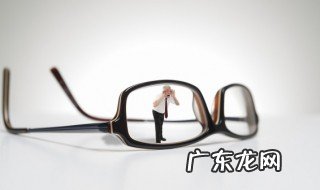 喝热水时眼镜起雾解决方法 喝热水时有什么方法可以不让眼镜起雾