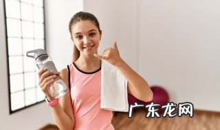 塑料杯底下的污垢怎么去掉 塑料杯底下的污垢如何去掉