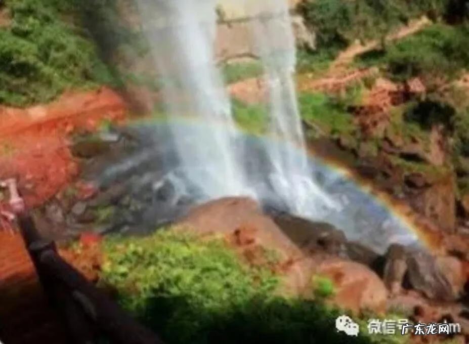 瀑布画风水 流云飞瀑图