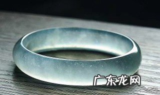 手大手腕系带什么翡翠镯子合适 手大手腕系带哪些翡翠镯子合适