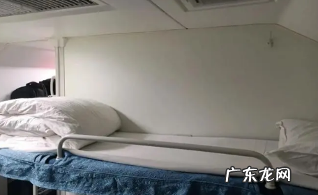 女生坐火车硬卧是上铺好还是下铺好2022