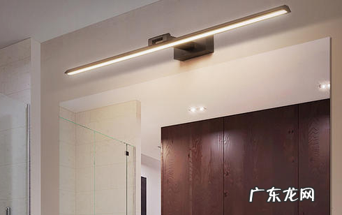 卫生间镜前灯预留线的高度是多少