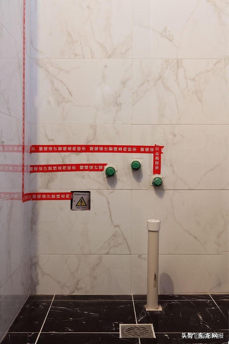 院墙用铁丝网围起来风水 铁丝网门头装修效果图