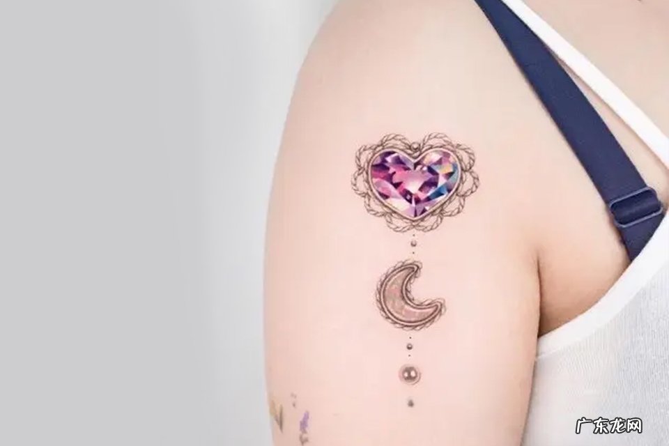 女生文身纹什么地方比较好 女生纹身可以选择什么图案