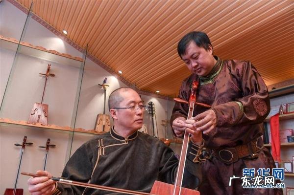喜爱拉马头琴的民族是哪个 马头琴是哪个民族的特色