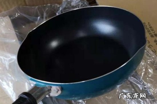 不粘锅涂层烧黑焦了还能用吗