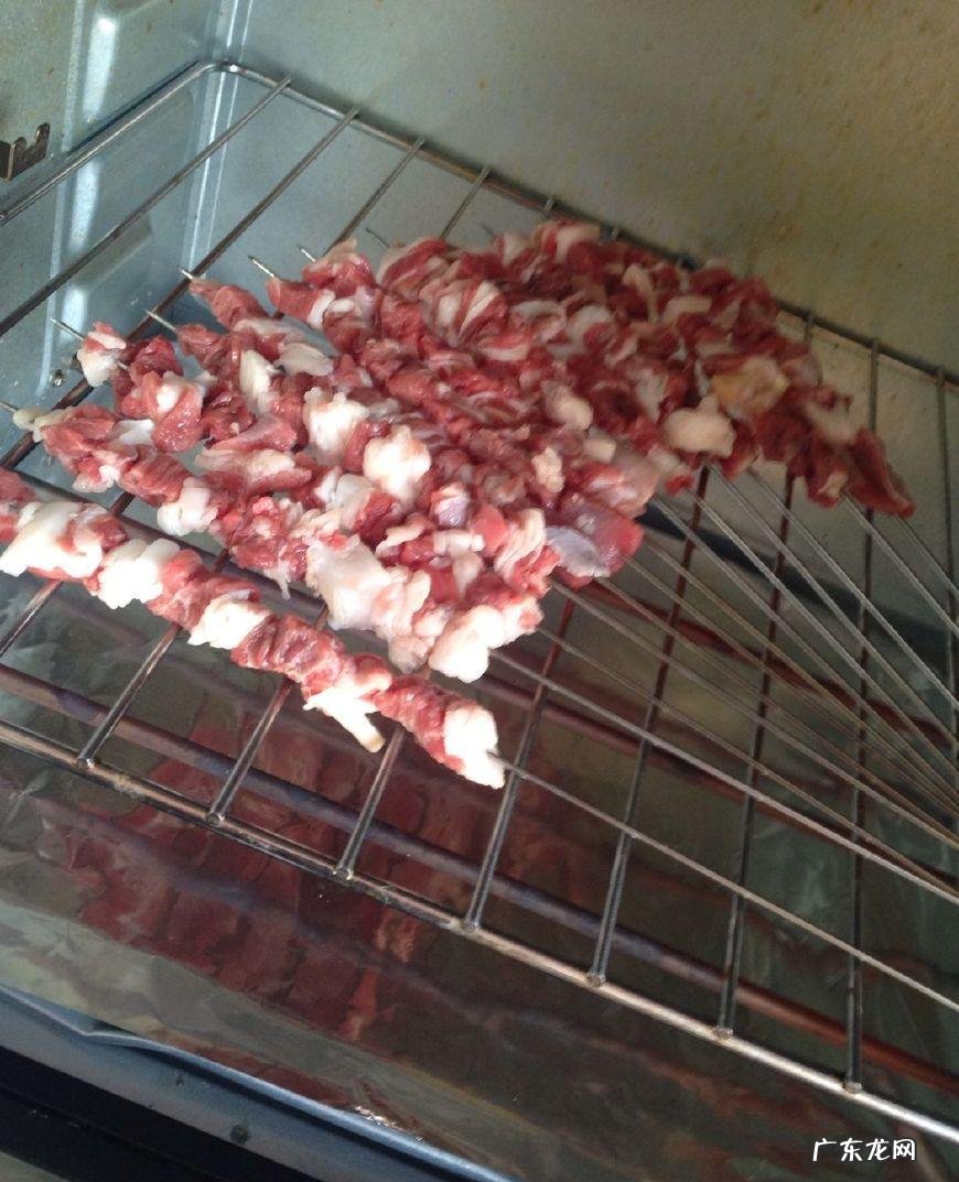 电烤箱烤羊肉串温度 电烤箱烤羊肉串的做法
