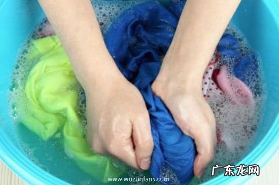 衣服瘦了怎样能变宽松