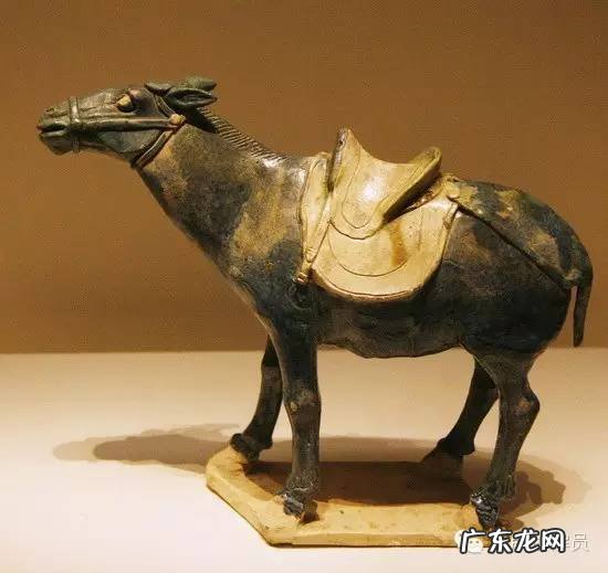 唐三彩颜色哪三种起? 唐三彩颜色是