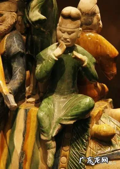 唐三彩颜色哪三种起? 唐三彩颜色是