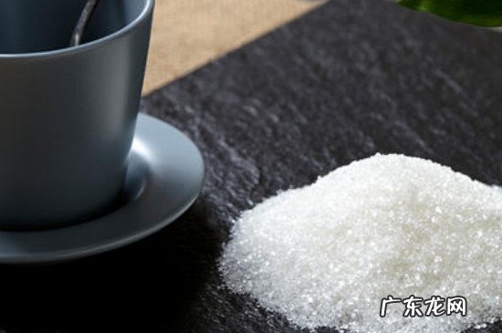 松花蛋可以和白糖一起吃吗