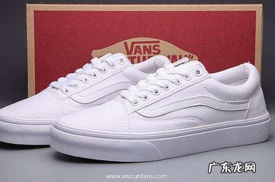 白色鞋子上的黑色划痕怎么去掉