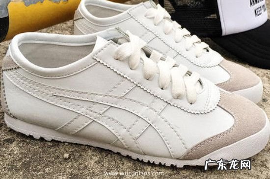 白色鞋子上的黑色划痕怎么去掉