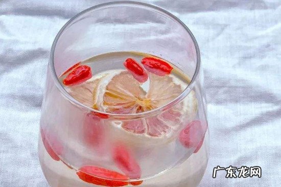 柠檬可以和枸杞一起泡水喝吗