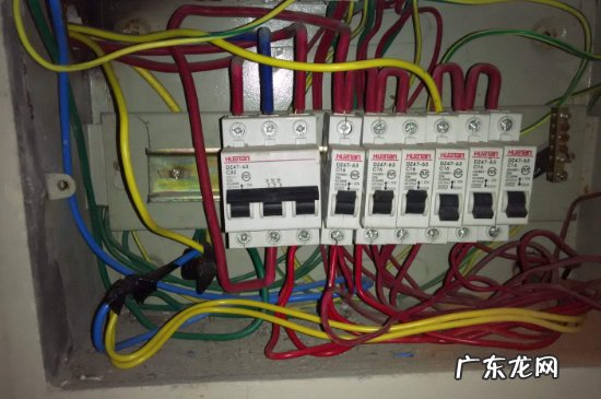 两根火线能接在一起吗