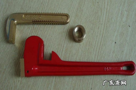 螺丝帽拧圆了怎么办