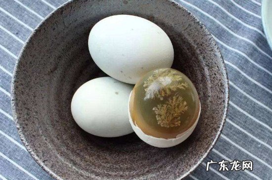 皮蛋能和西瓜一起吃吗?