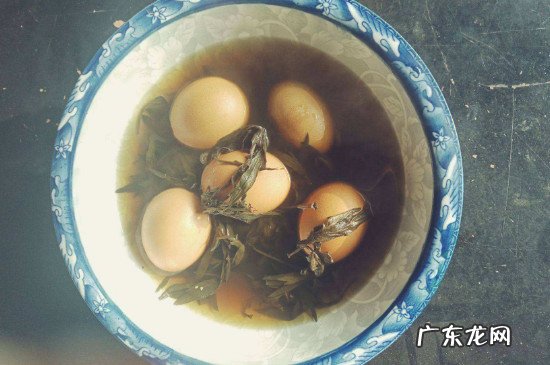 艾草根煮鸡蛋的功效
