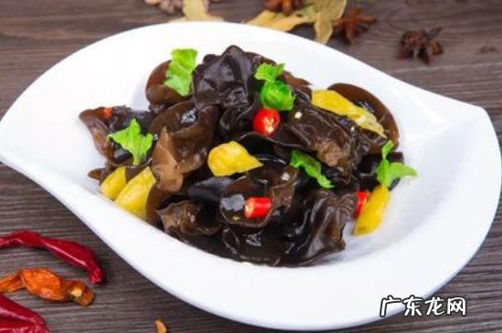 凉拌木耳隔夜放冰箱可以吃吗