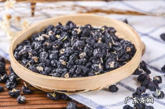 长期吃黑枸杞的危害