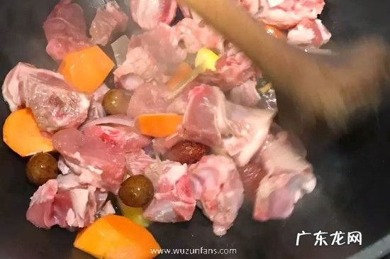 生肉是直接炒吗