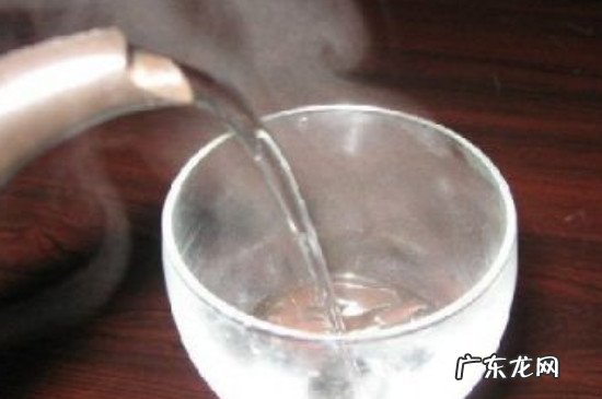 浴缸堵了但还缓慢下水