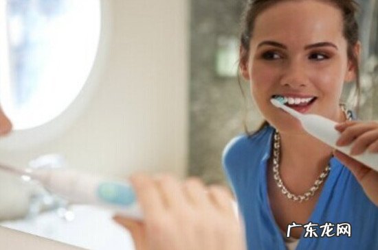 电动牙刷怎么刷牙