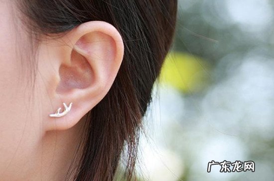 钻戒和什么首饰搭配