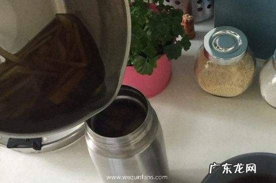 红糖姜水能放保温杯吗