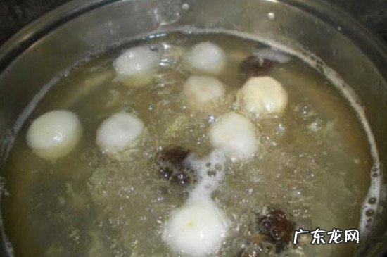 汤圆下锅变黄是什么原因