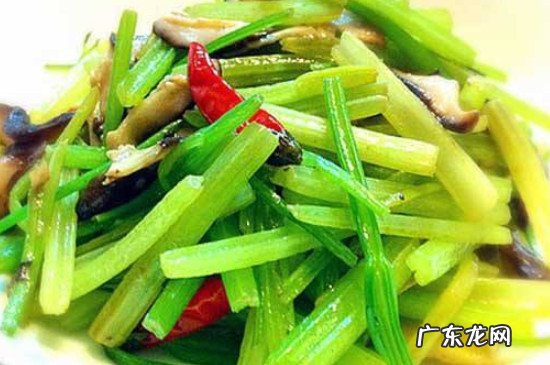 炒水芹需要焯水一下吗