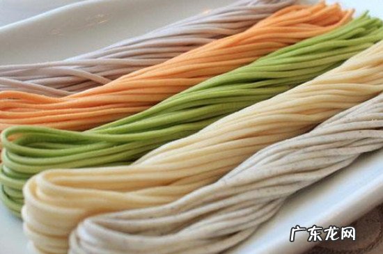 面条上有小黑点是不是发霉了