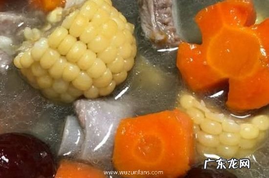 铸铁锅炖汤为什么是黑的