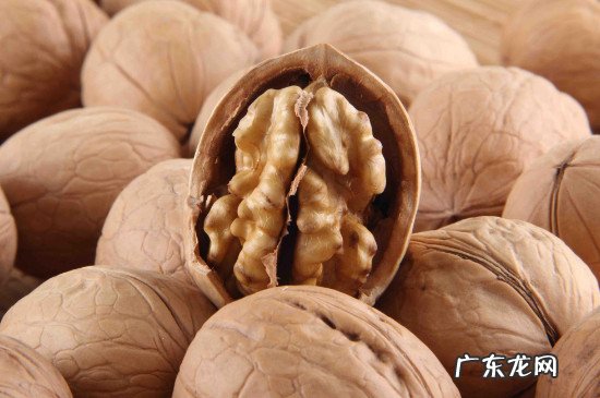 核桃中间心黄了能吃吗