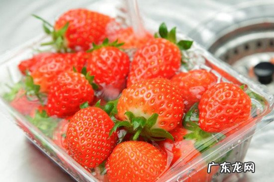 草莓用小苏打洗还是盐