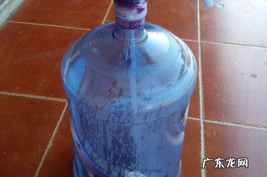 桶装水过期烧开能喝吗