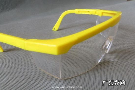 护目镜或防护面罩使用后多久应清洁与消毒