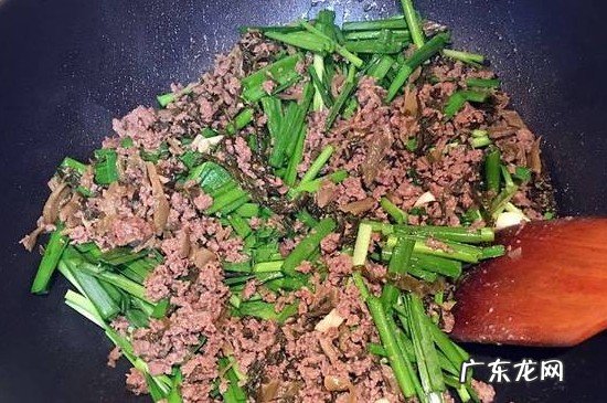 韭菜炒牛肉能炒在一起吃吗