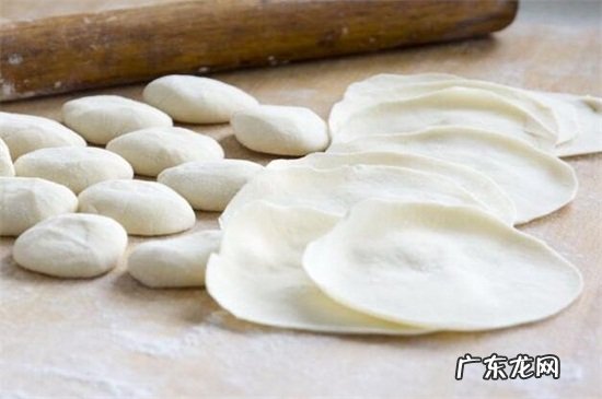 为什么自己包的饺子皮容易破